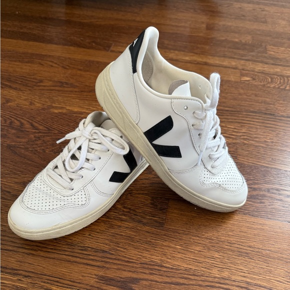 VEJA V-10 sneakers extra white/black - Picture 1 of 7
